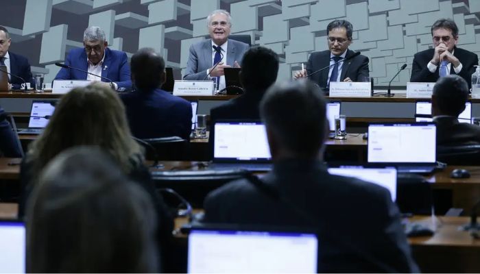 © Lula Marques/ Agência Braasil. Comissão do Senado aprova isenção do IR para quem ganha até RS 5 mil